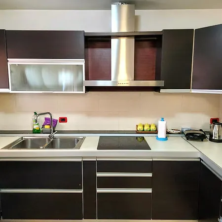 Skyline تيرانا